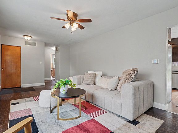 2nd image of 1133 Grand Blvd
