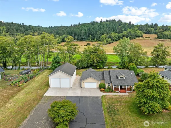 16 Monroe Drive, Cathlamet, WA 98612