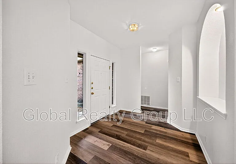 229 Spice Oak Ln — Photo 9