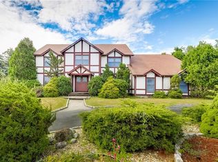 20 Arcadian Dr, Spring Valley, NY 10977