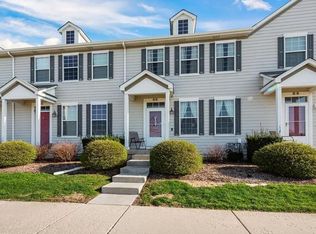 88 E South Ave, Cortland, IL 60112