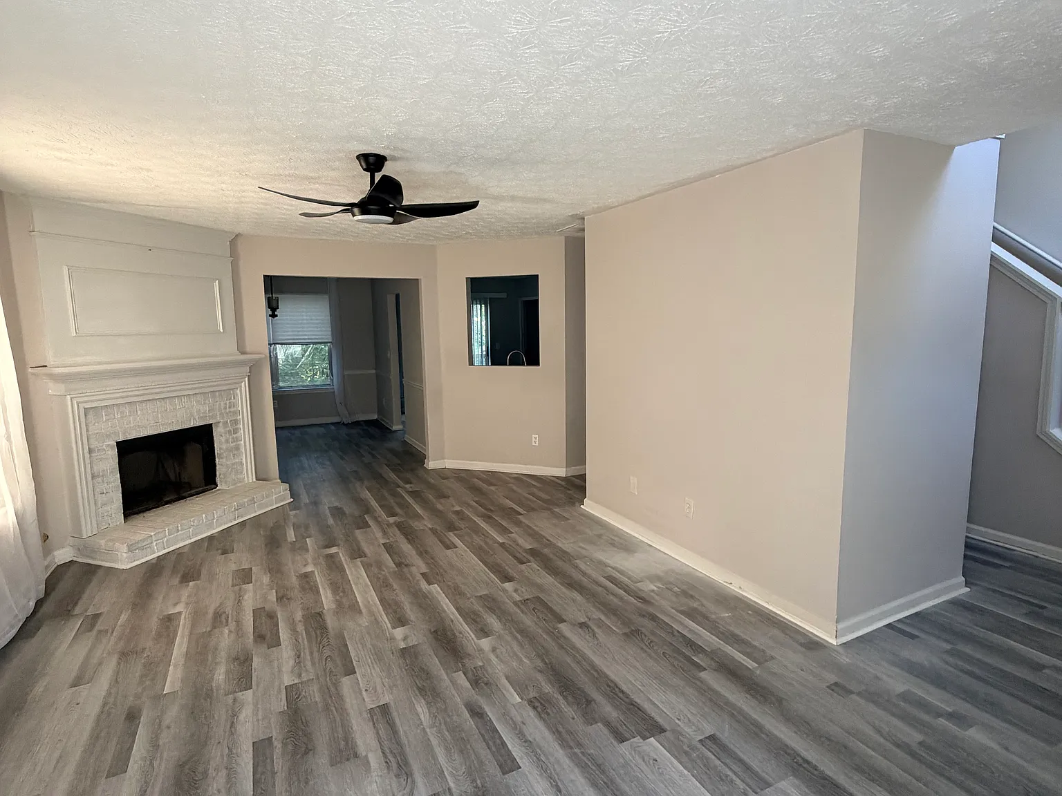 3 bed, 2.5 bath, 1899 sqft, $2,250 — Photo 4
