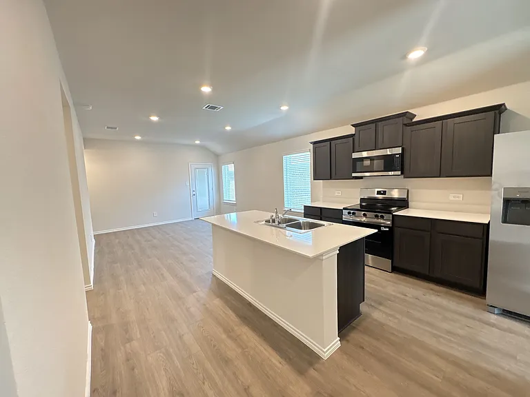 3317 Catamount Dr — Photo 3