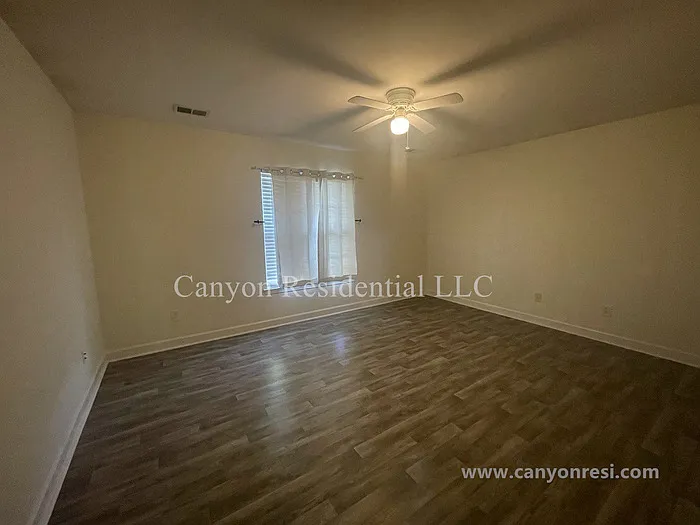 1604 Cedrow Dr — Photo 10