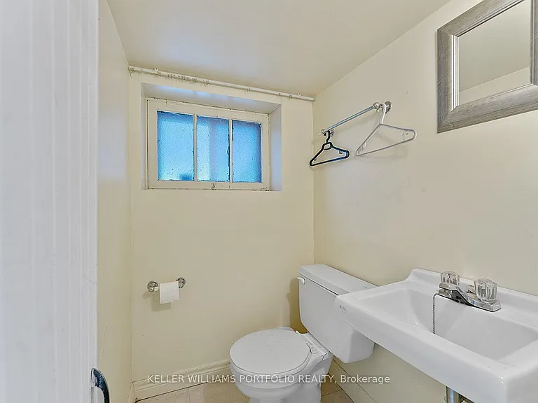 145 Glengrove Ave W — Photo 42