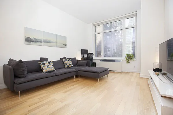 Sold by Compass | media 1