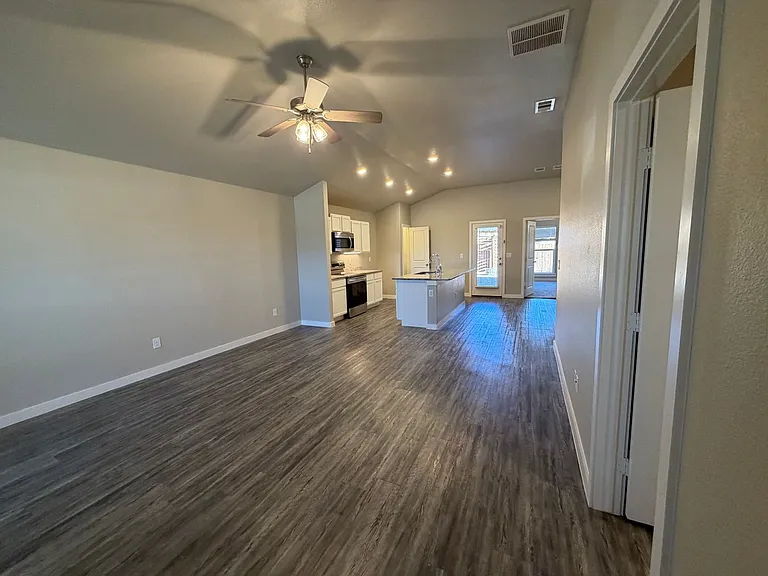 3215 Volney Ave — Photo 9