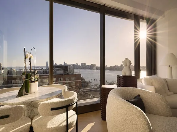 500 W 18th St #E19g, New York, NY 10011