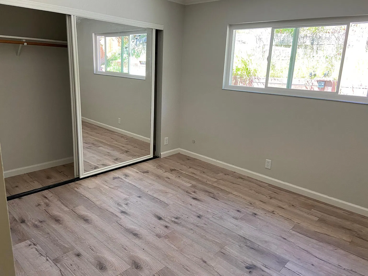 2739 Darlene Ct — Photo 4