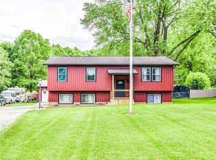 910 Eastwood Ave, Tallmadge, OH 44278