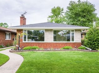 5000 Wright Ter, Skokie, IL 60077