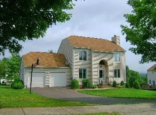 37 Ledgebrook Ln, Middletown, CT 06457