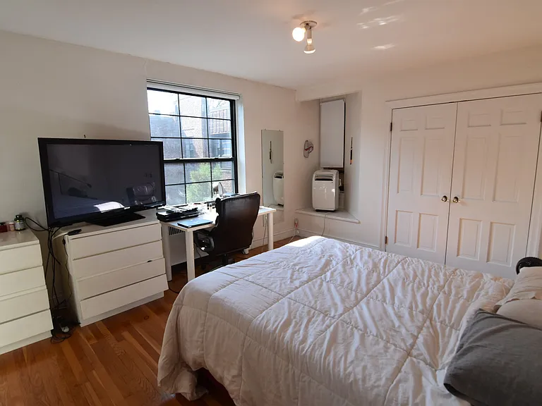 94 Marion St #5 — Photo 8
