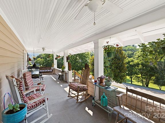 2nd image of 31 Abbott Moore Rd