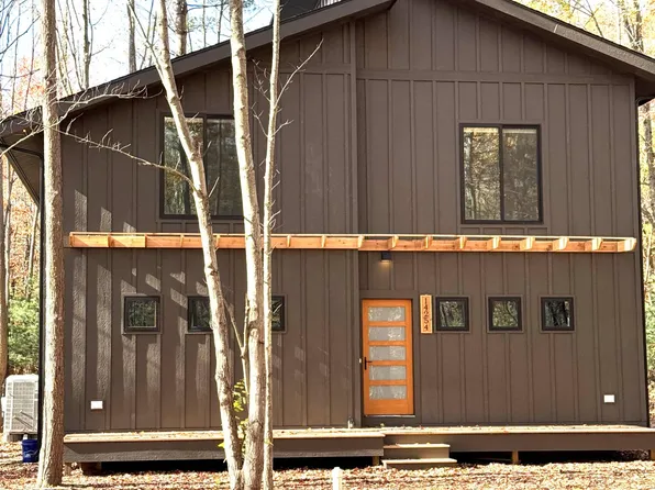 14254 Wildwood Ln, Harbert, MI 49115