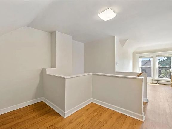 3rd image of 2704 Aldrich Ave S #3