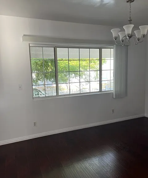 1607 N Wilton Pl — Photo 12