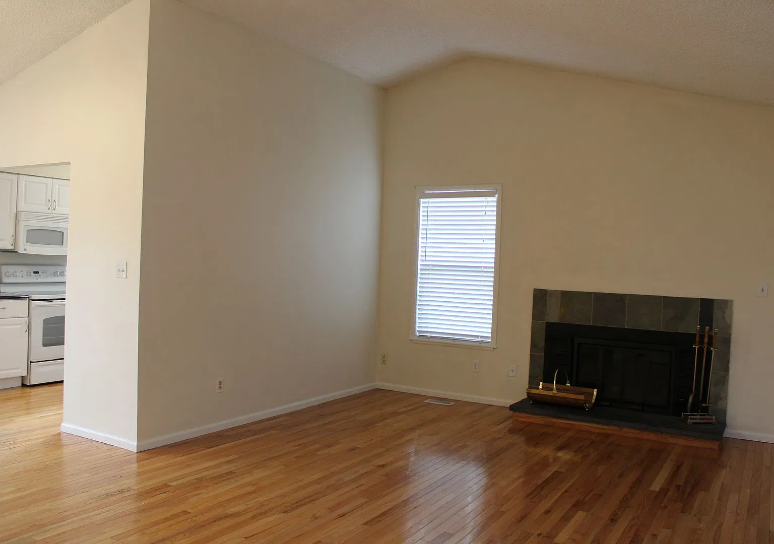 Lovely 3-Bedroom Home with Finished Basement & Fenced Yard in Fort Collins — Photo 4