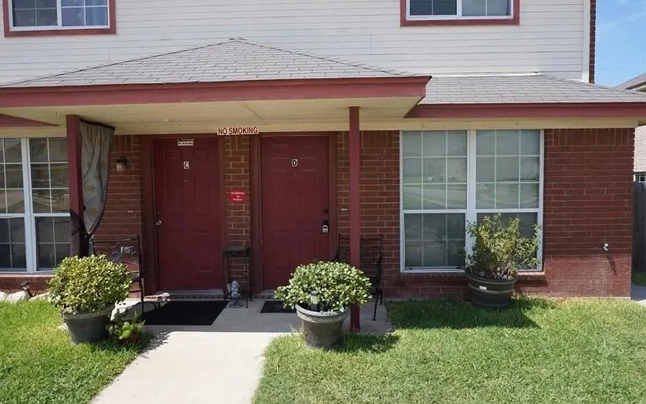 3 bed, 1110 sqft, $995 — Photo 2