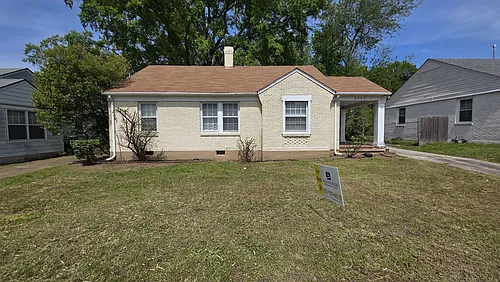 2542 N Edwin Cir Photo 1