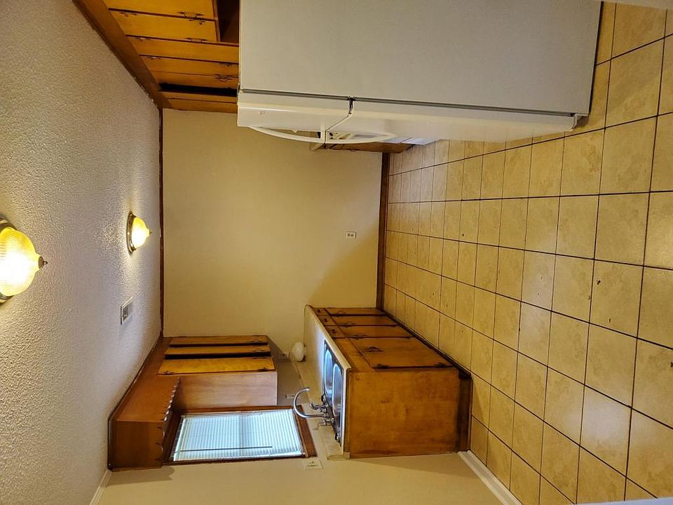 1st image of 4425 Elderwood Dr
