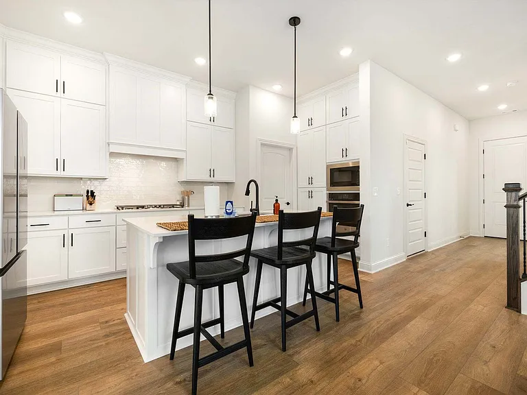 W Whitney Ln — Photo 9