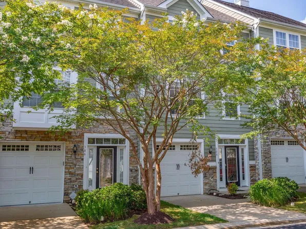 308 Monroe Point Dr, Colonial Beach, VA 22443