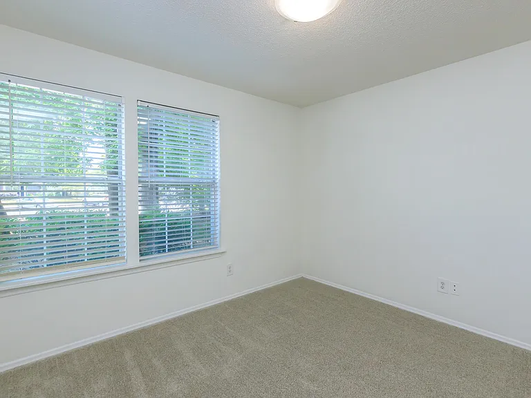 Antiqua Apartments — Photo 57