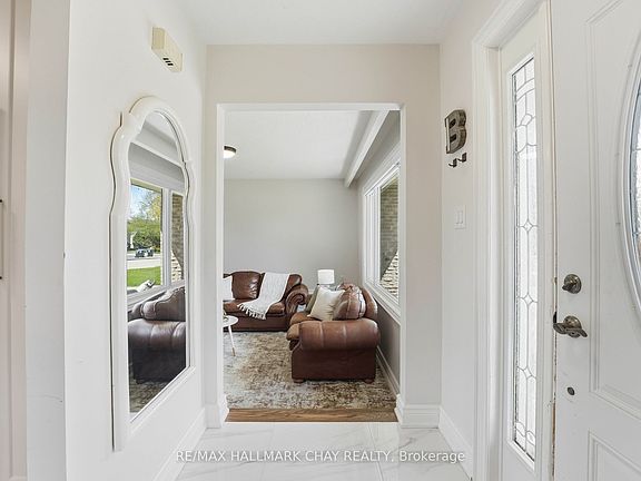 4th image of 17 Hunter Ct