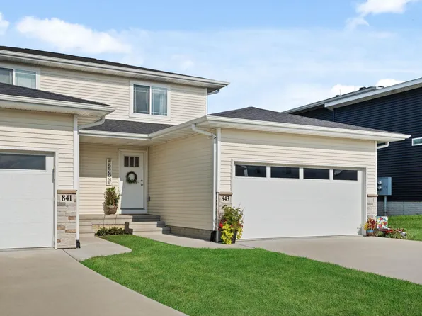 843 Grindstone Cir, Waterloo, IA 50702