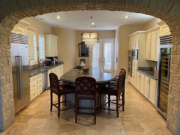 2nd image of 2563 Red Springs Dr