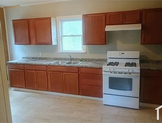 2 bed, $950 — Photo 2
