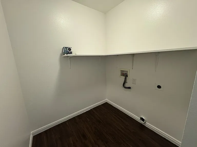 1914 N 2225 W — Photo 12