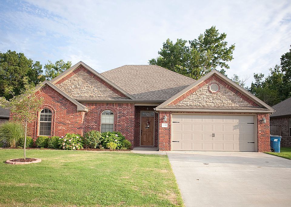 1st image of 3105 SW Briar Creek Ave