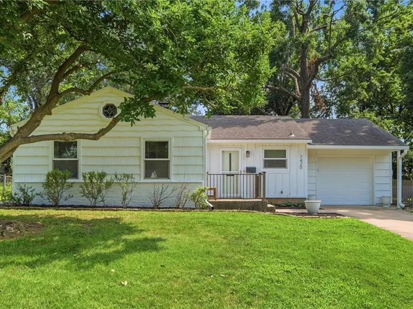 7420 Cherokee Dr, Prairie Village, KS 66208