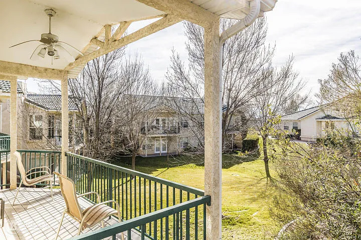 153 N Turnbury Ln — Photo 6