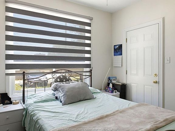 4th image of 372 Lincoln Rd #2
