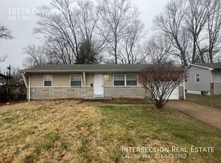 10129 Cavalier Ct, Saint Louis, MO 63136