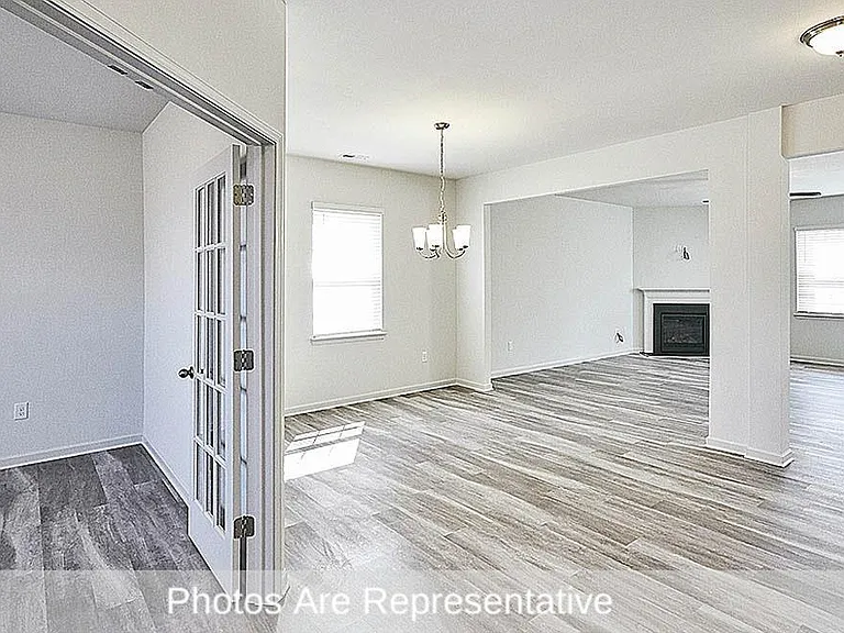Bonus room/Office/Living room