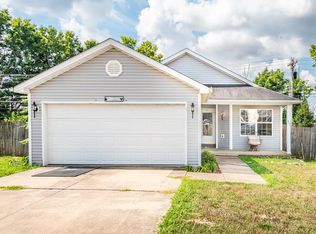 900 Pinoak Dr, Nicholasville, KY 40356