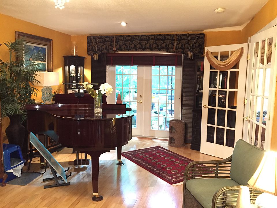 1st image of 10645 Watertown Ct