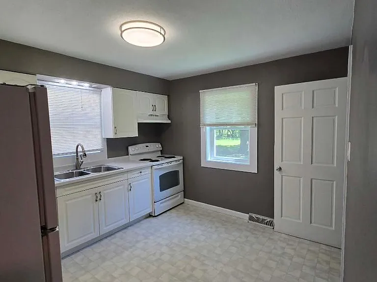3617 Thomas Ave — Photo 6