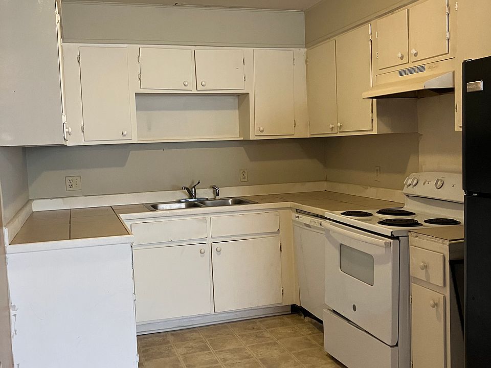 2nd image of 105 Hardwood Ct APT B