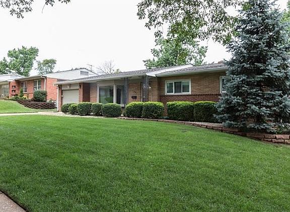 2nd image of 7941 Glenside Pl