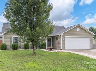 14 Woodbriar Rd, Weaverville, NC 28787