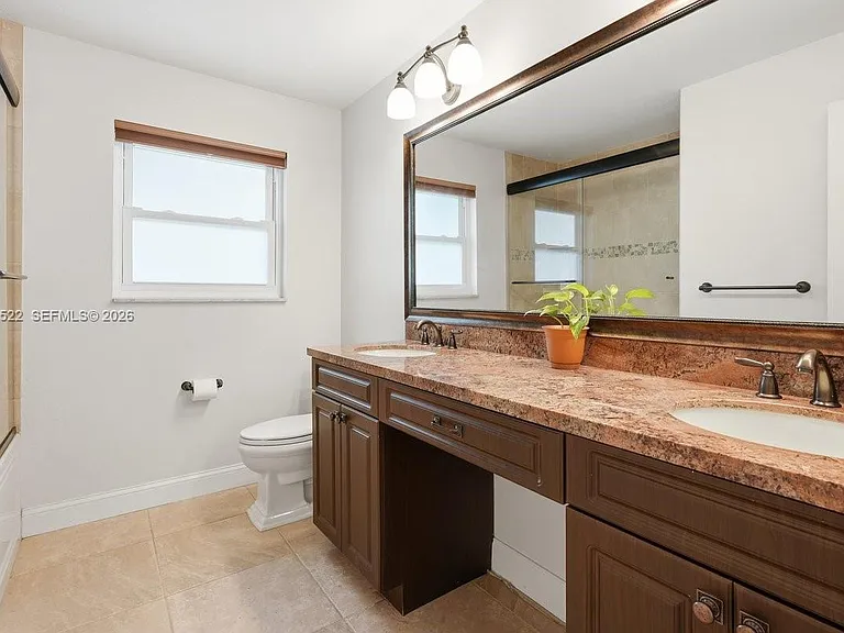 16530 Lake Tree Dr — Photo 36