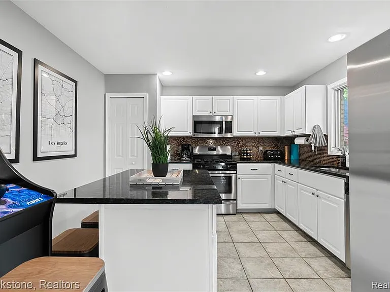 400 La Plaza Ct — Photo 18