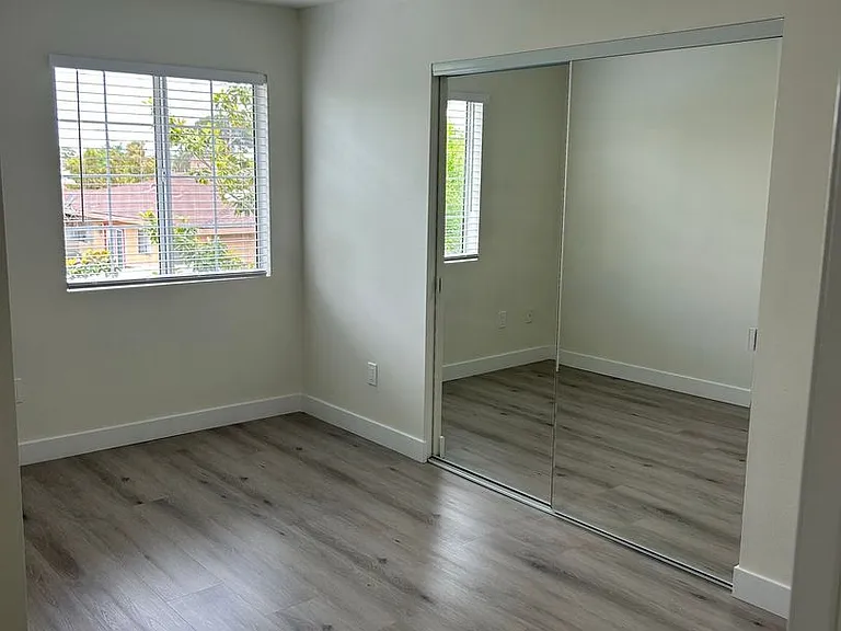 Delong Townhomes — Photo 12