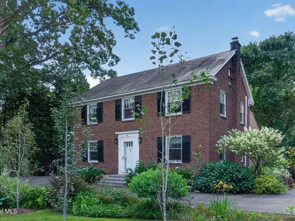2368 Rosendale Road, Niskayuna, NY 12309