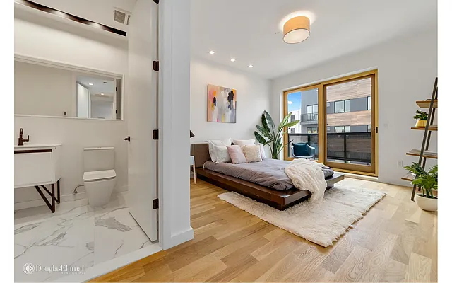 Sold by Douglas Elliman | media 24